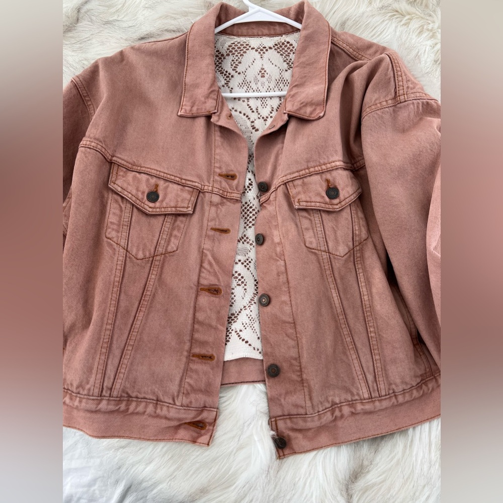 Levi’s “Wild&Free” Jacket - Picture 3 of 4